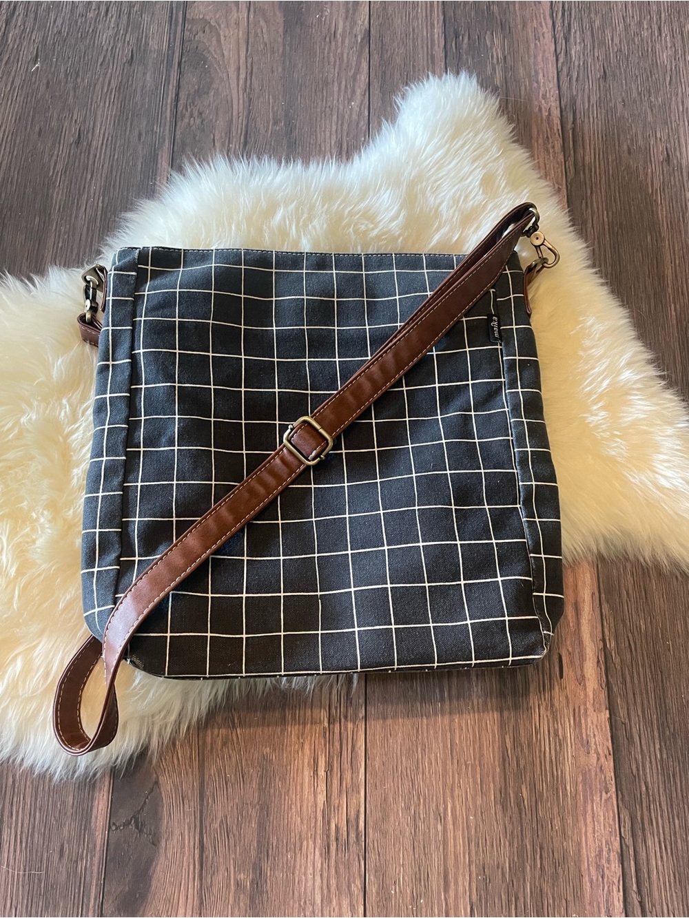 Maika Crossbody Bag ~  Belvedere